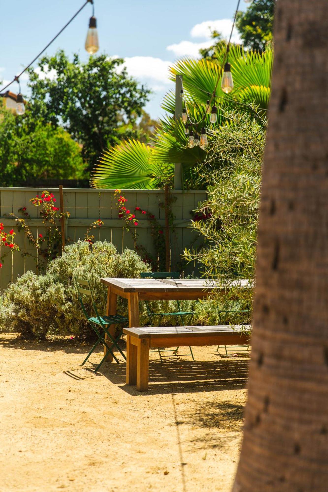 Hummingbird Inn Ojai Exterior photo