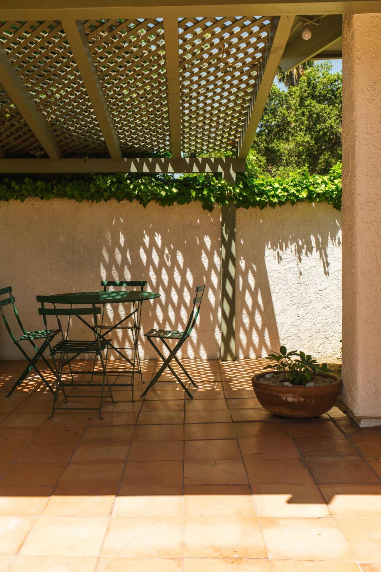 Hummingbird Inn Ojai Exterior photo