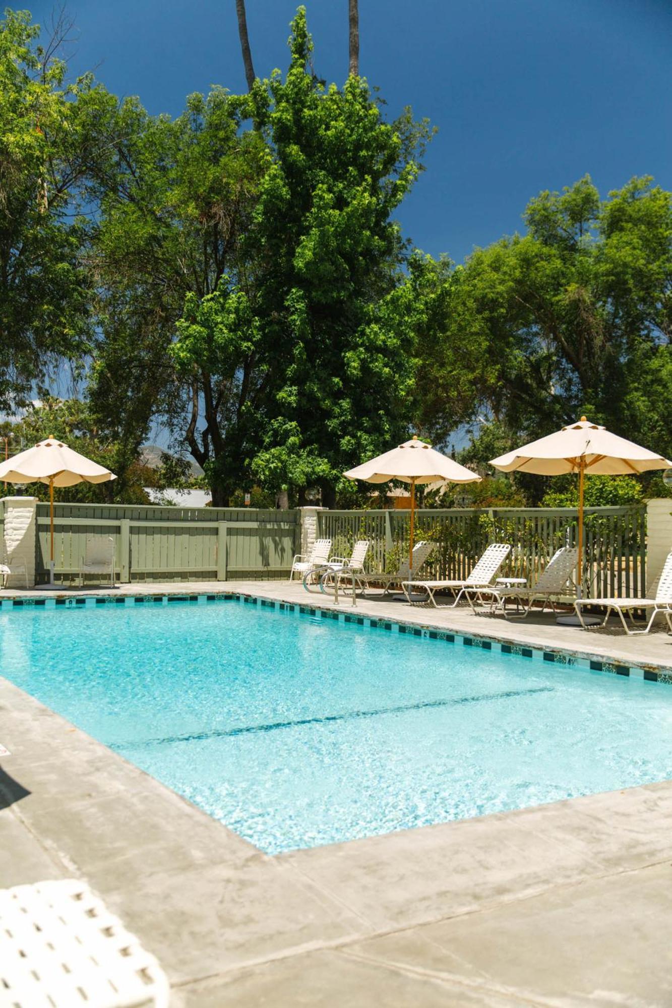 Hummingbird Inn Ojai Exterior photo